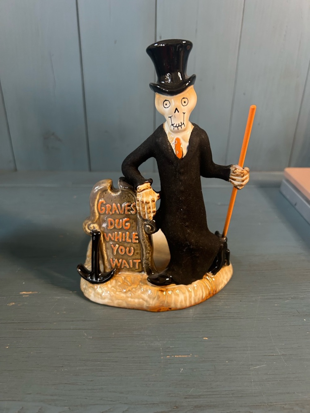 Vintage 2014 Yankee Candle Black & Orange Skeleton Graveyard Figurine